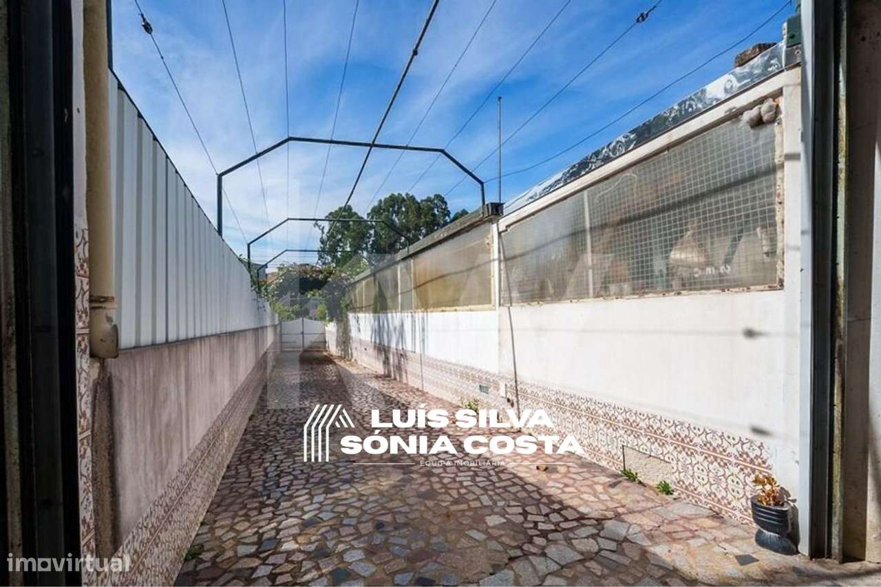 Moradia Independente T6 c/ Anexos, Armazém e Terreno p/ Construção-29