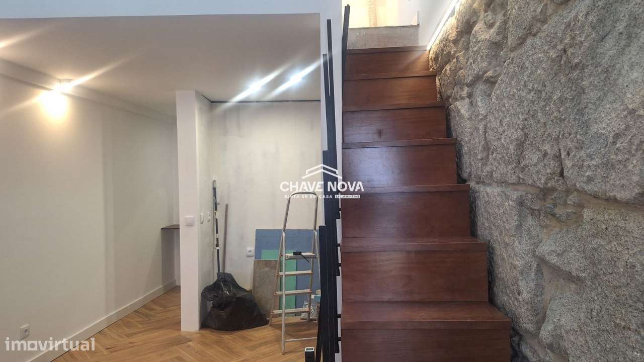 Moradia T1 Totalmente Remodelada | Porto, Próxima da Praça República - Grande imagem: 2/14