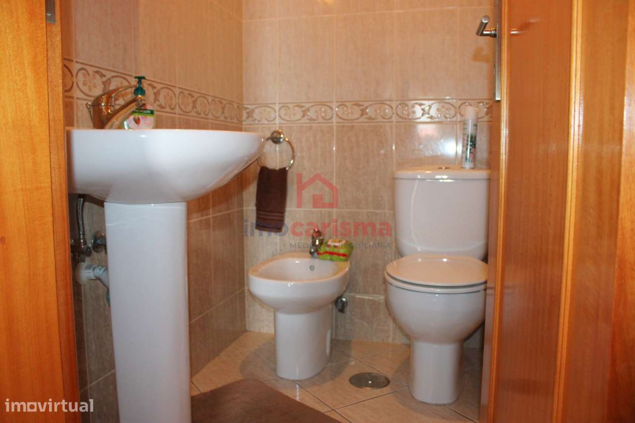 Moradia T3 em Banda em Oliveira Santa Maria, Vila Nova de Famalicão-8