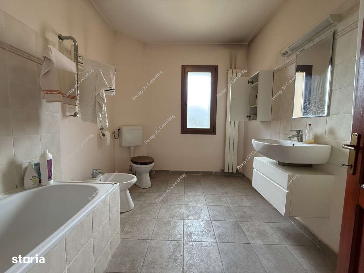 Casa individuala spatioasa | Teren 651 mp Zona Planetelor – Giroc-15