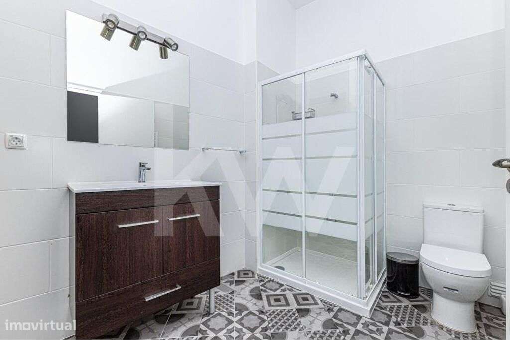 Casa com 2 Pisos para Serviços adaptada com 2 quartos em suite em Alca - Grande imagem: 4/22