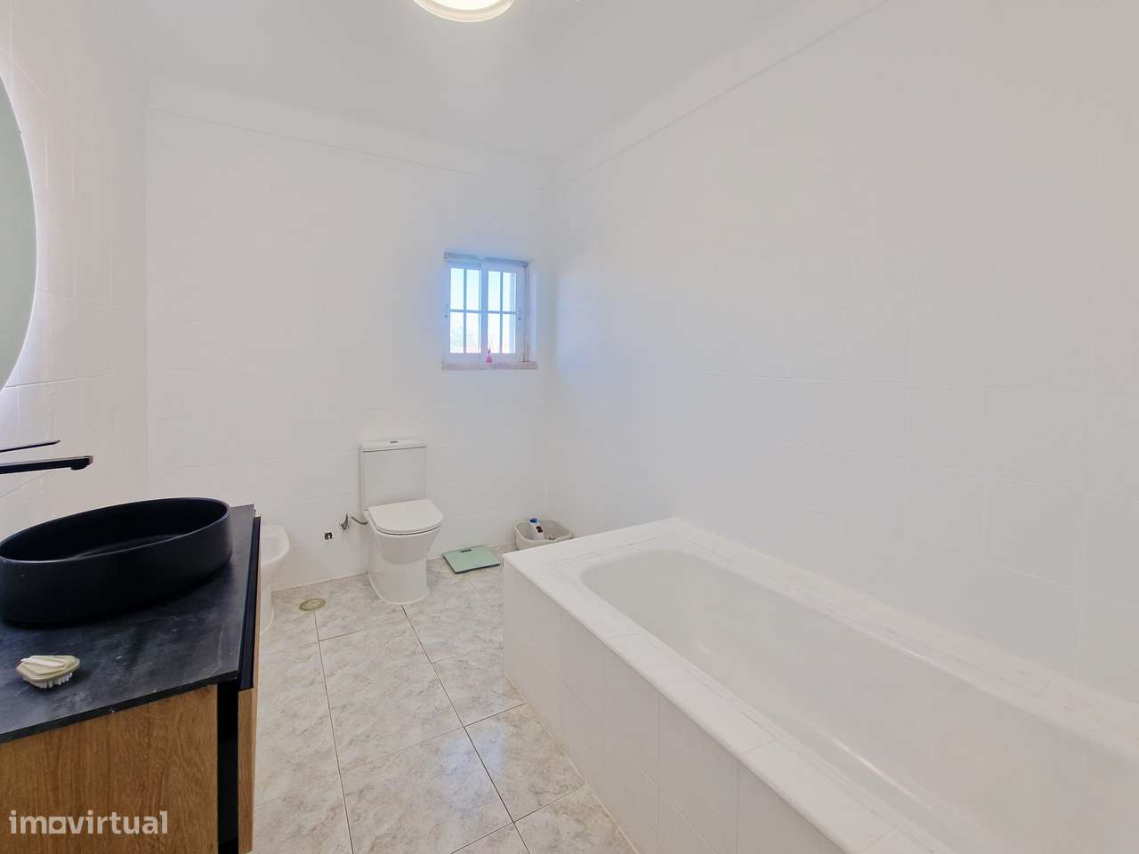 Moradia isolada de 6 assoalhadas com garagem - Zona tranquila-28