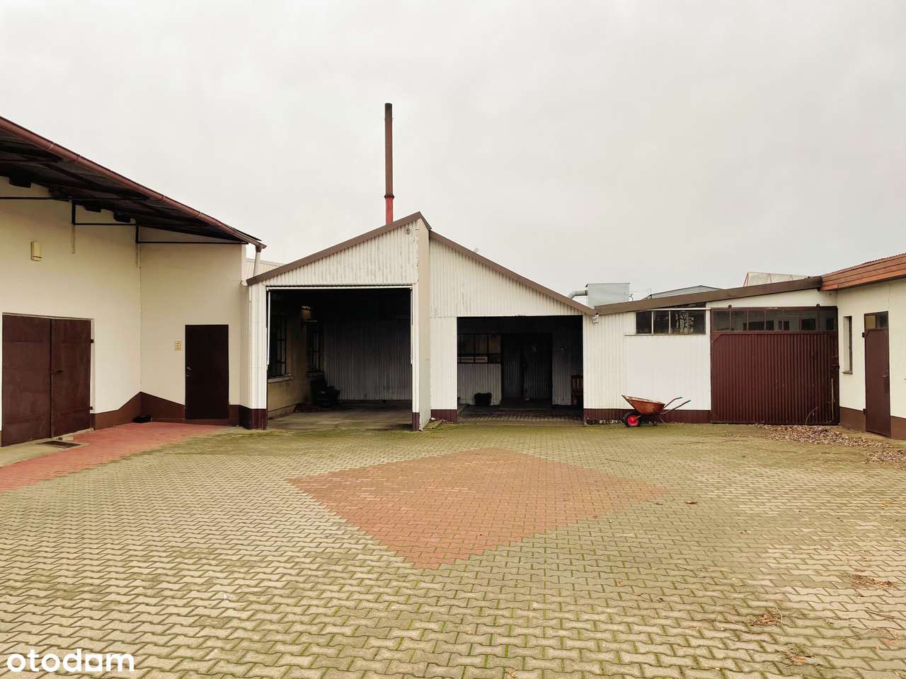 HALE + DOM - SZCZURAWICE - NA SPRRZEDAŻ!-4