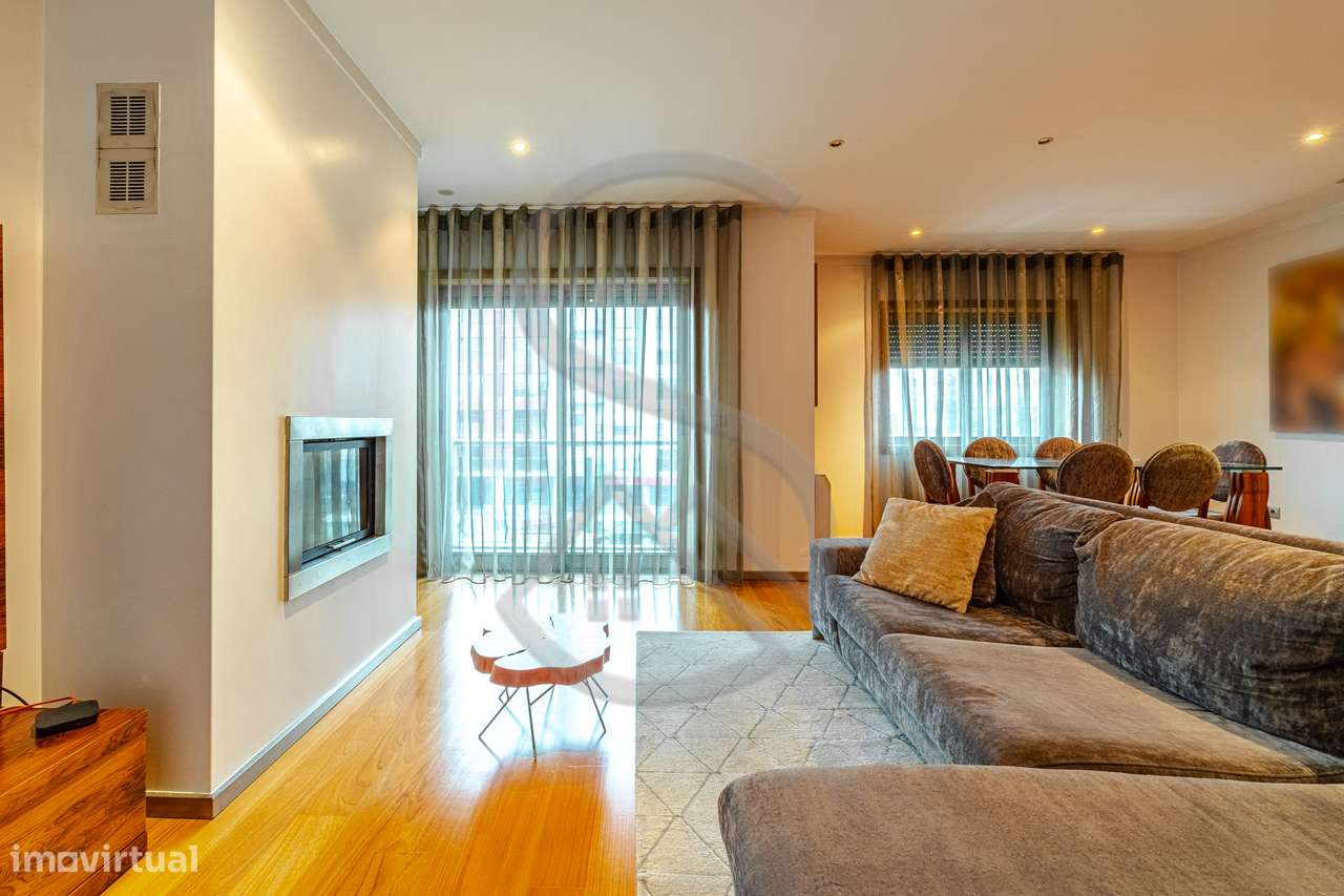 Apartamento T3 de Luxo em Vilar do Paraíso e Mafamude-8