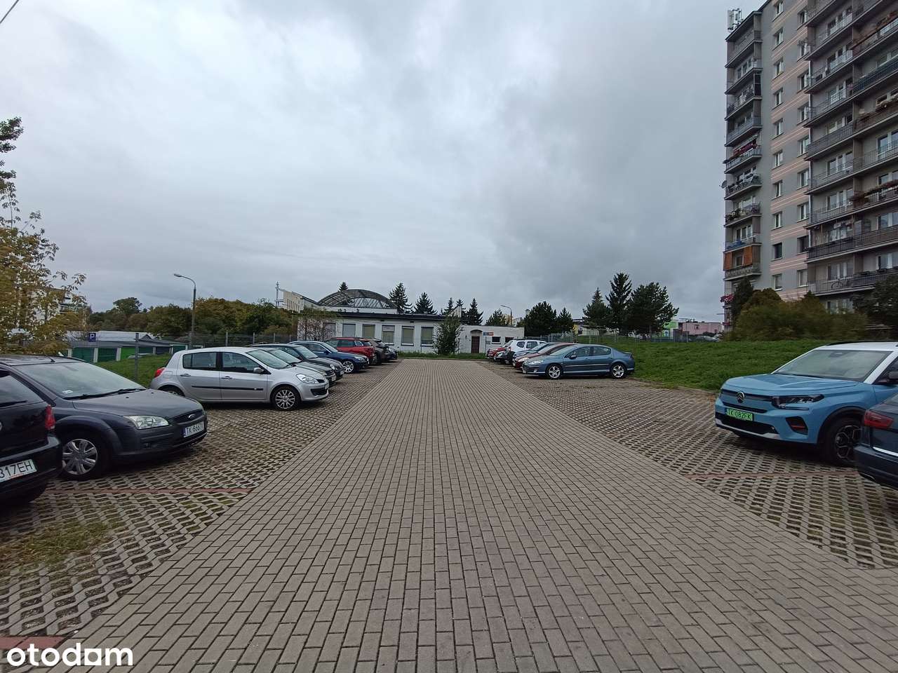3 pokoje, widna kuchnia, winda, ogrodzony blok, parking ul. Chrobrego-17