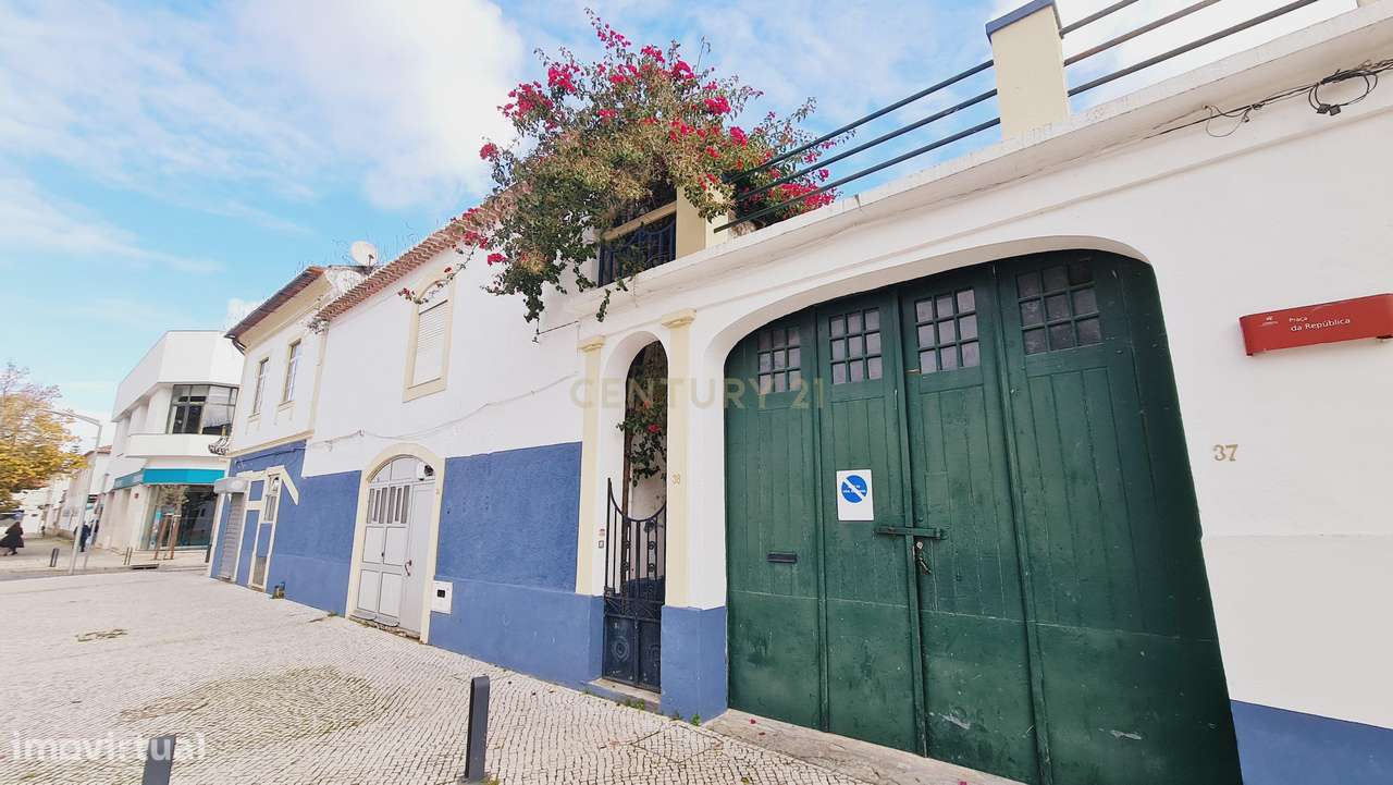 Moradia T6 + Comércio - centro da Vila de Condeixa-a-Nova (Coimbra) - Grande imagem: 4/60