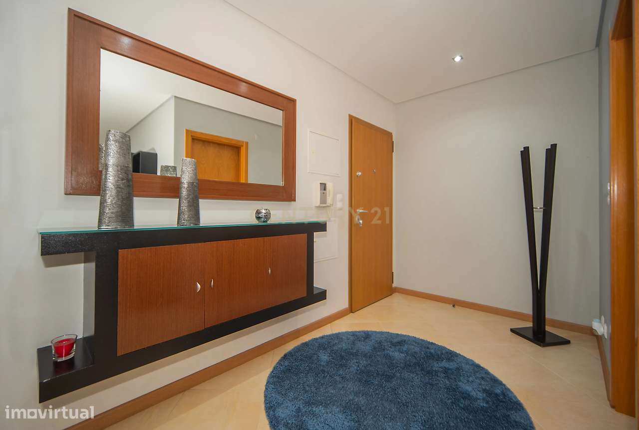 Apartamento T3|Vista Rio|Terraço com 110m2|Box|Arrecadação - Grande imagem: 4/41