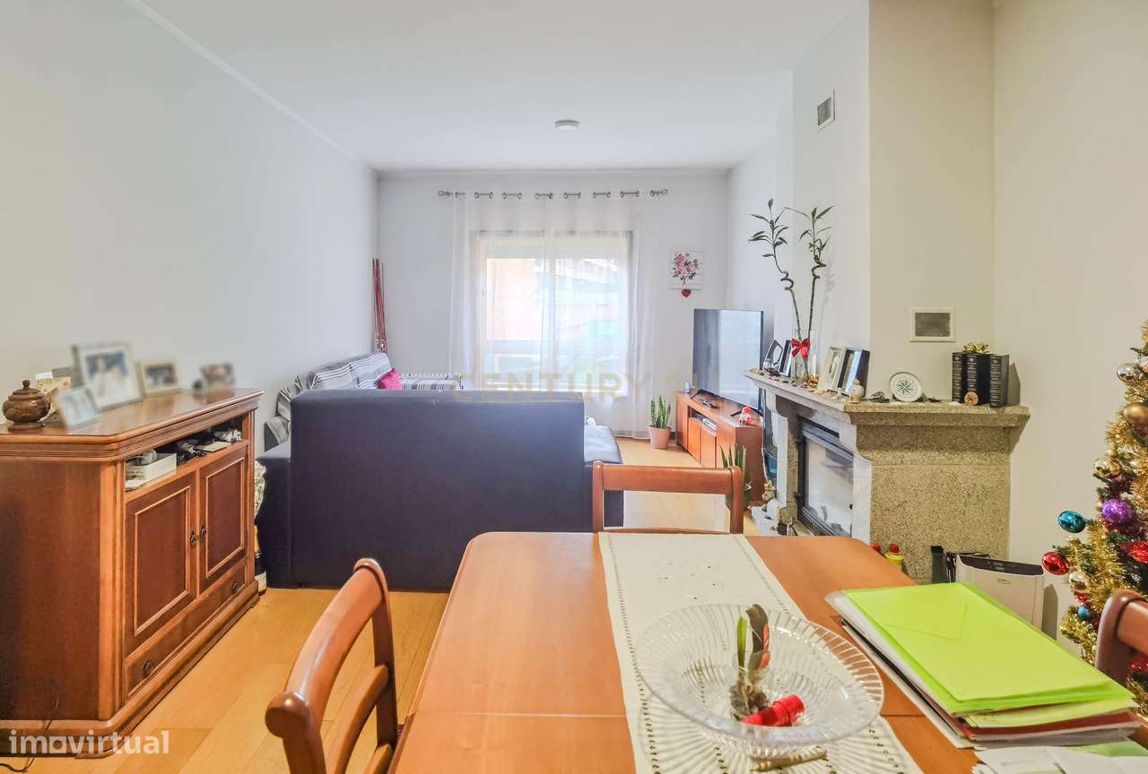 Apartamento T2 com Varanda, Garagem e Piscina | Valongo-30