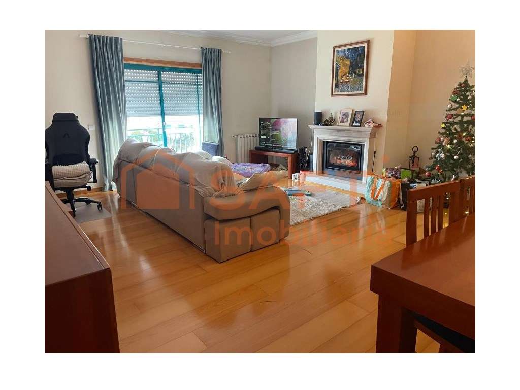 Para Si: T3 no 3.º Andar com Sótão, Garagem e Elevador em Leiria - Grande imagem: 4/32