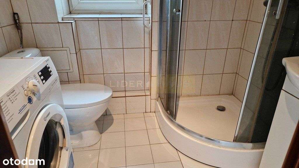 Klimatyczna kawalerka z widokiem na podwórze-10