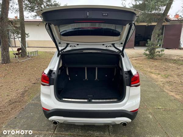 BMW X1 xDrive20i xLine sport - 9