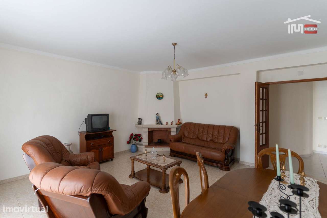 APARTAMENTO T3 MOBILADO COM ELEVADOR, SÓTÃO, LUGAR DE PARQUEAMENTO ...-8