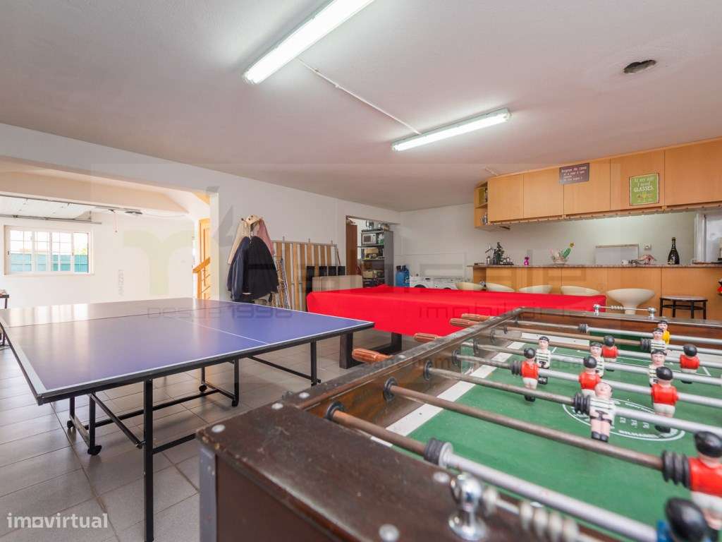 Moradia T5 com Jardim, Garagem ampla e Espaço para Piscina-37