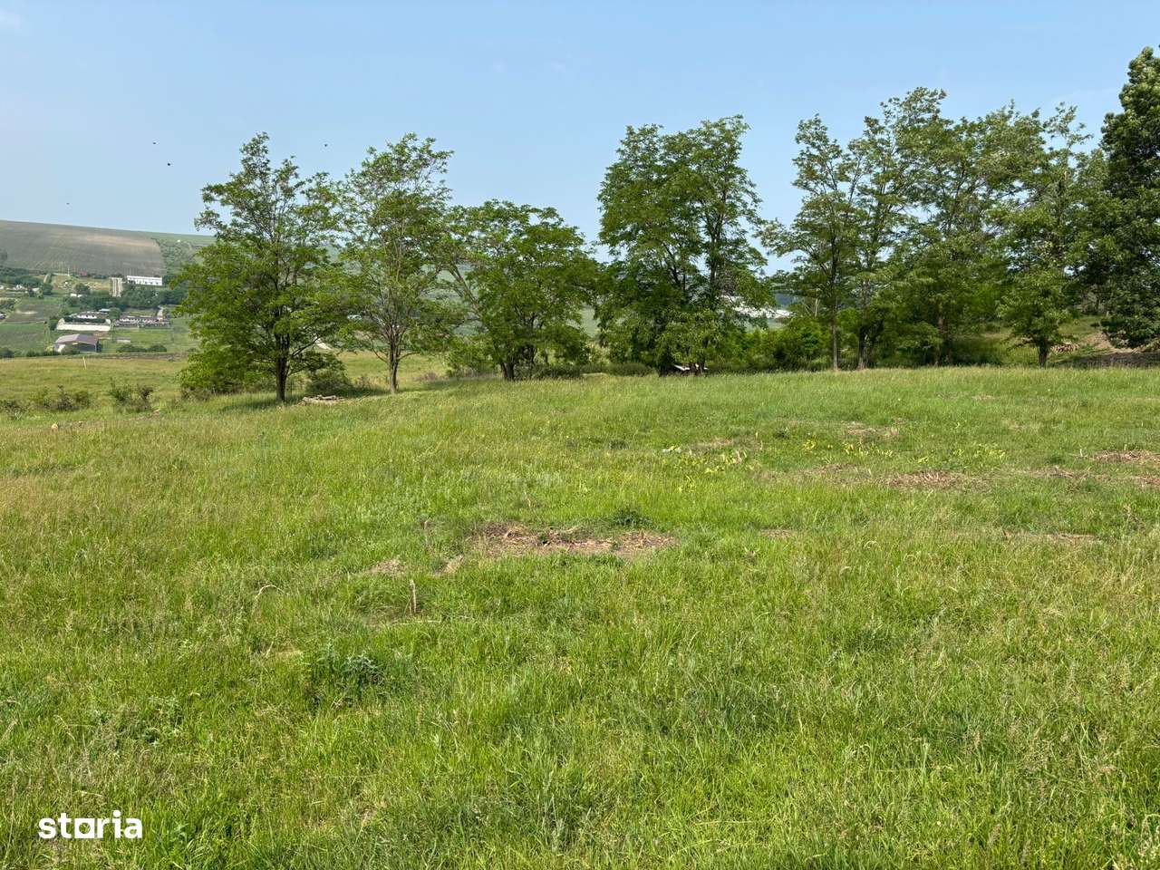 Teren Dealul Fanatelor - Imagine principală: 2/3