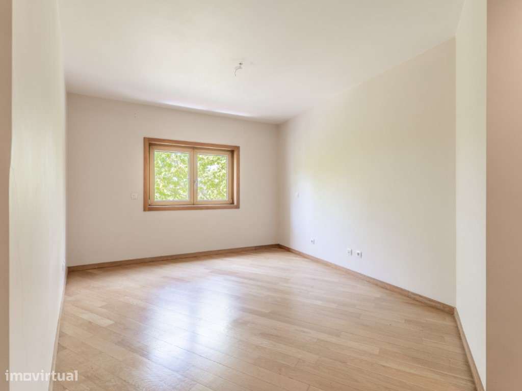 T3 com garagem e varanda com 23m2 - Colinas do Cruzeiro, Odivelas-10