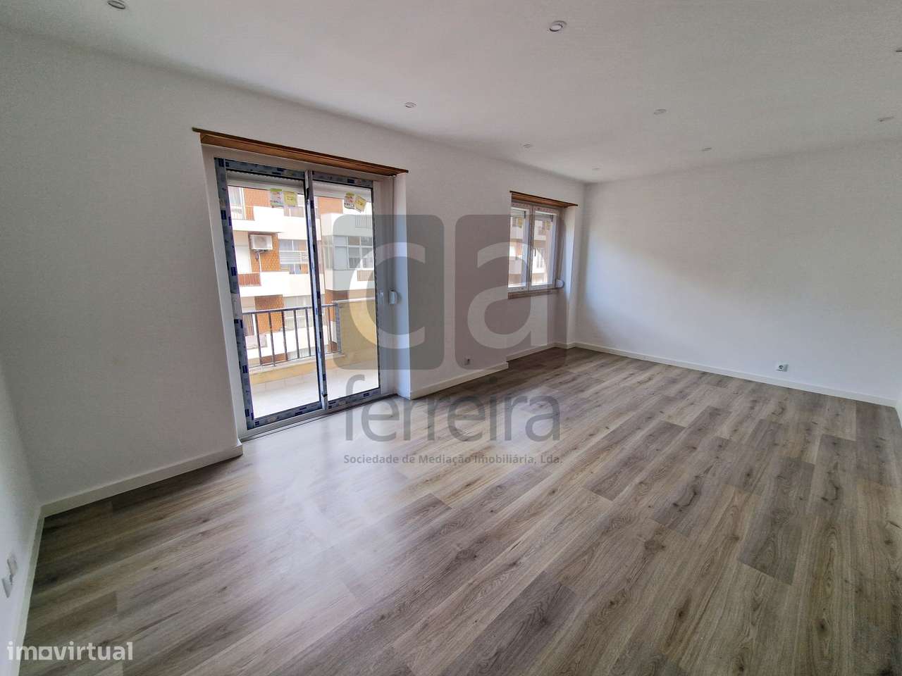 Apartamento T2 todo remodelado junto ao Shopping santarem-27