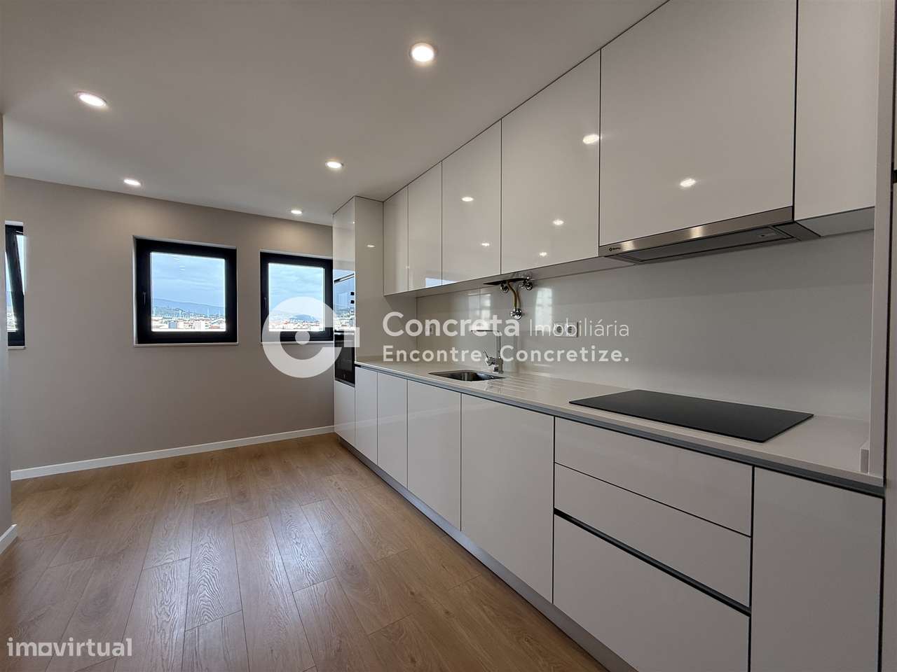 Apartamento T2 remodelado com garagem em Arcozelo, Barcelos-11