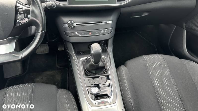 Peugeot 308 SW BlueHDi 150 EAT6 Stop & Start Allure - 11