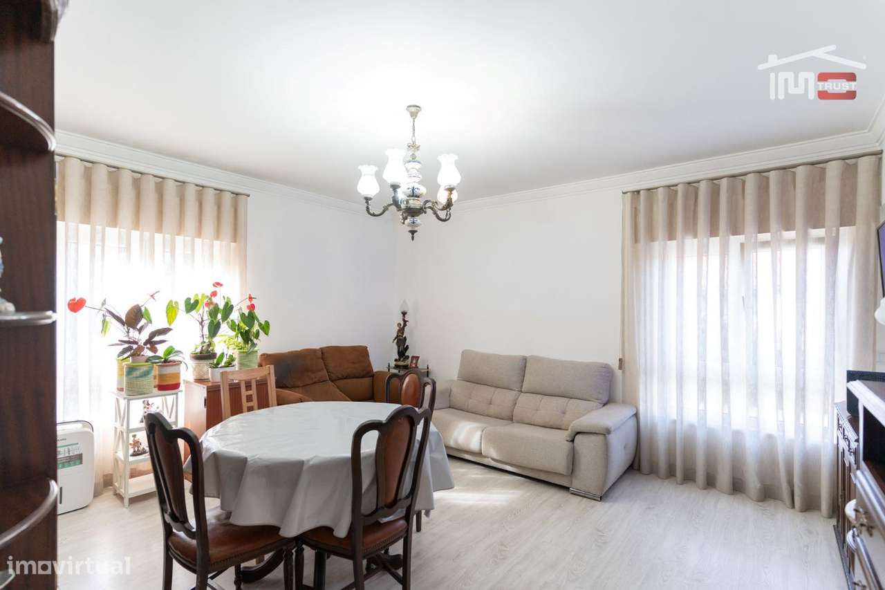 APARTAMENTO RENOVADO À VENDA EM MEM MARTINS - Grande imagem: 4/14