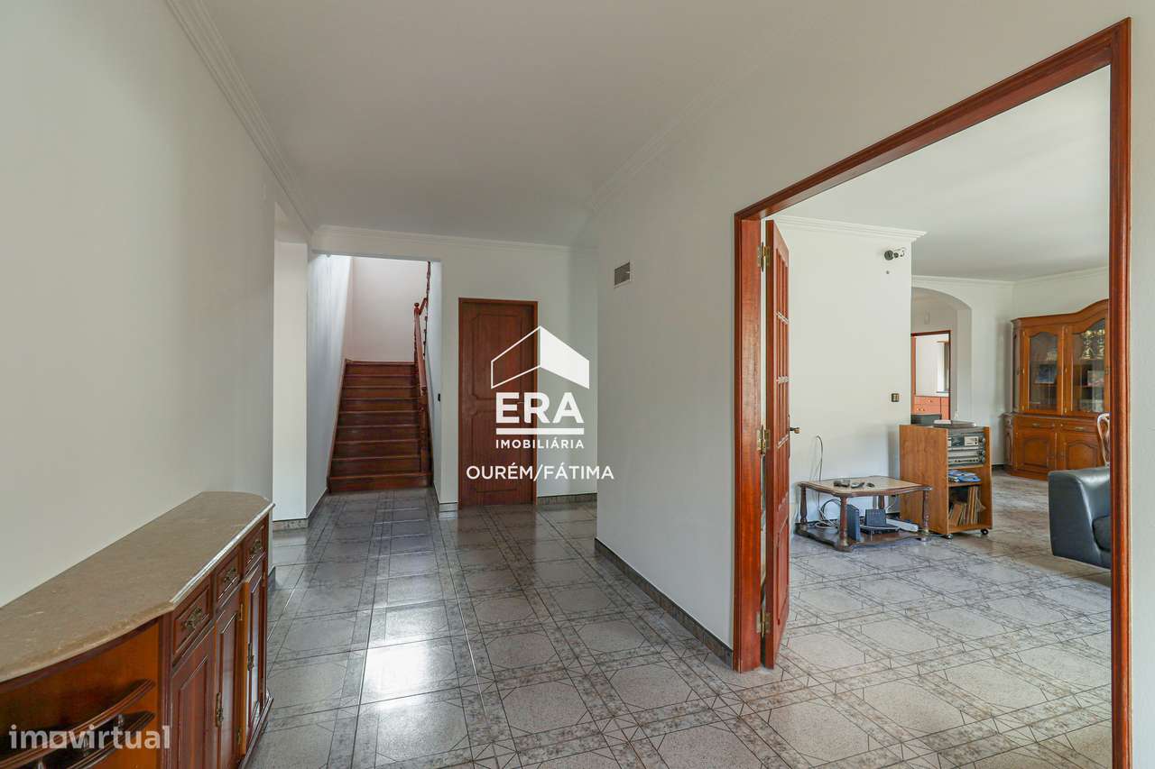 Moradia T5 no Olival, Ourém-15