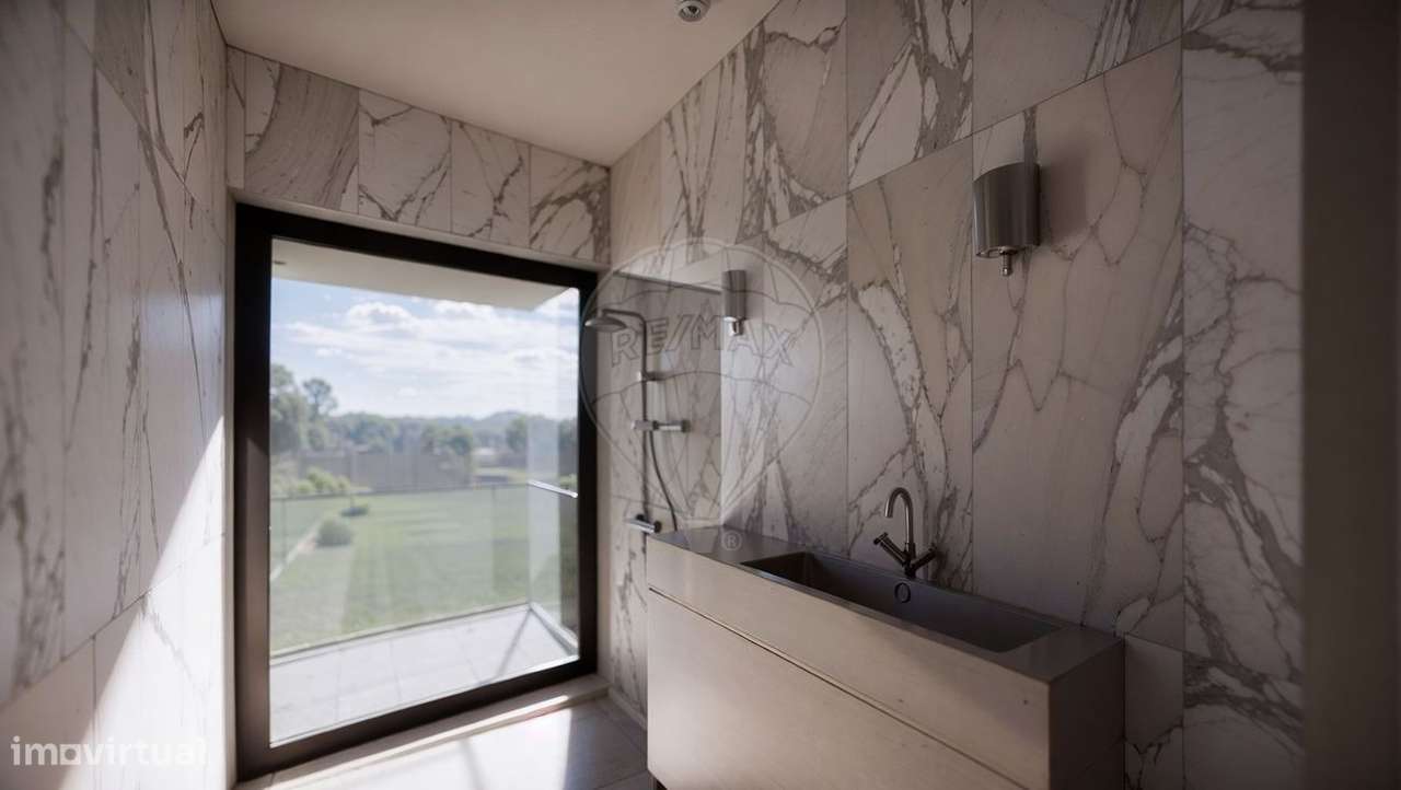 Moradia V3 c/piscina-13