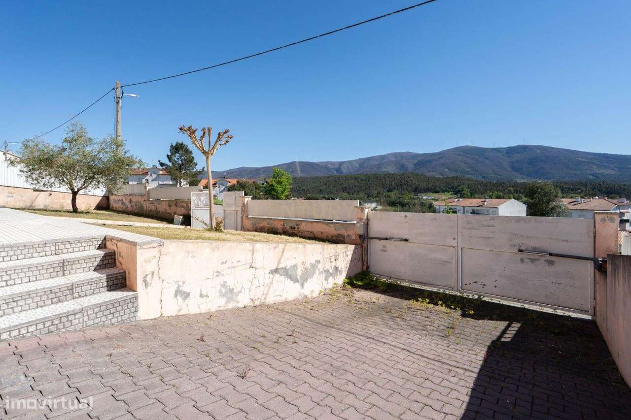 Moradia T3 - C/ espaço exterior e piscina - Grande imagem: 4/60