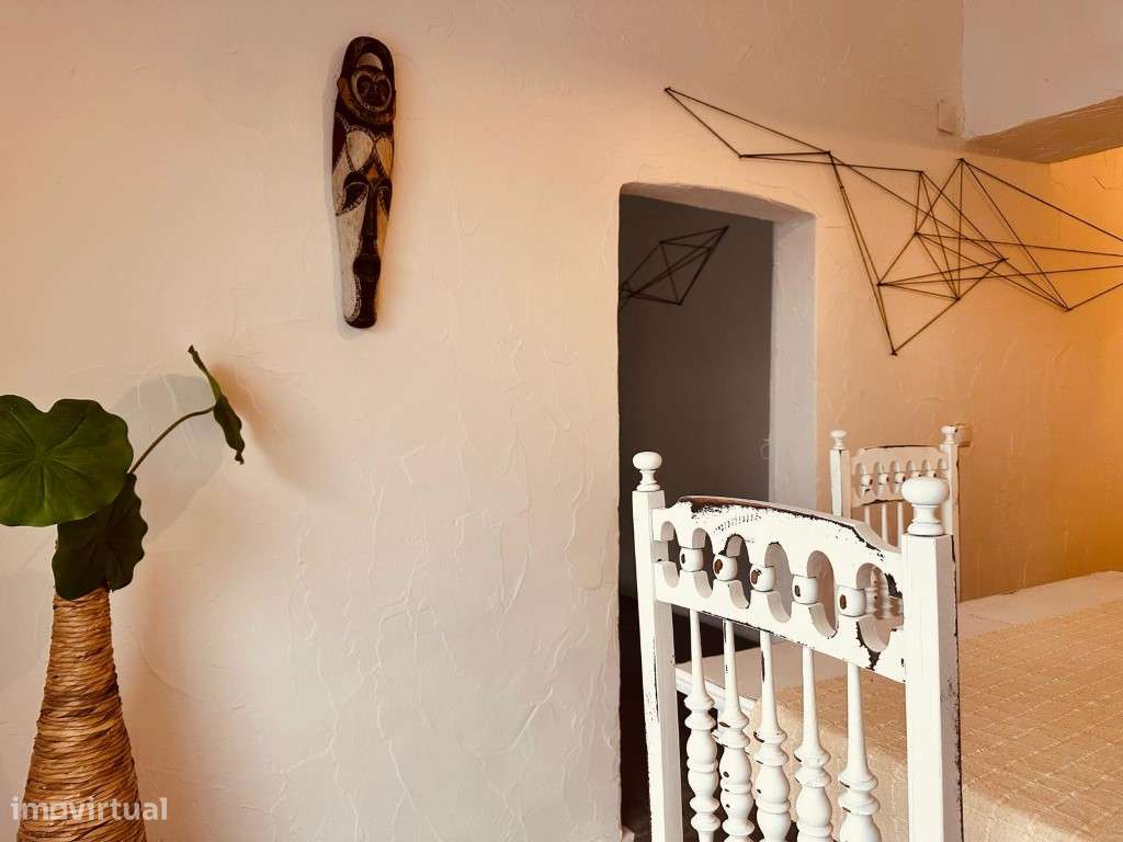 Moradia T2, inserida em lote com 1125 m2 com piscina, em Santiago M...-15