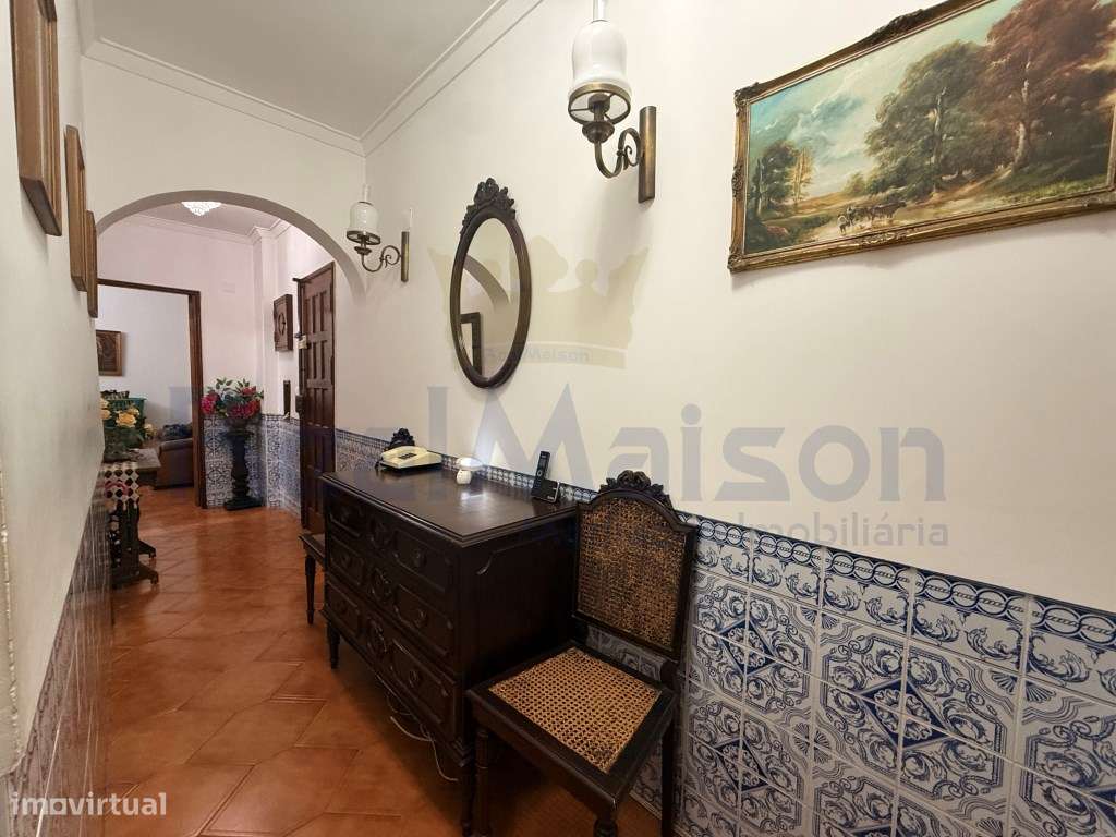Vende-se Fantástico T3 no centro de Mem Martins-8