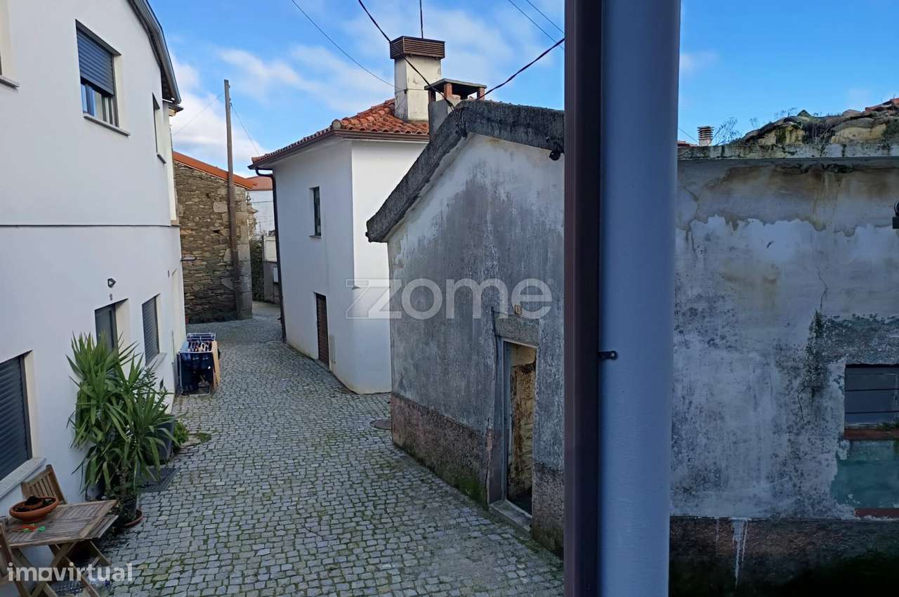 Reerguer com Estilo: Moradia T2 com Vista sobre Paços, Sabrosa-23