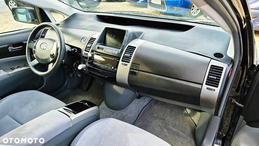 Toyota Prius (Hybrid) Executive - 37