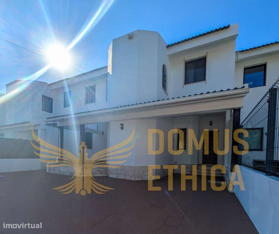 Moradia T3 com Jardim e Estacionamento Privado, a 50 metros da Praia - Grande imagem: 2/29