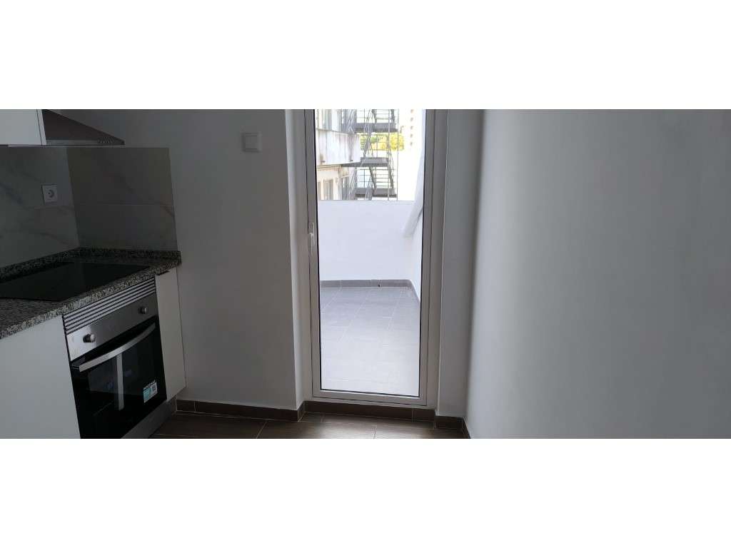 Apartamento T1+1, em Marvila - Grande imagem: 2/20