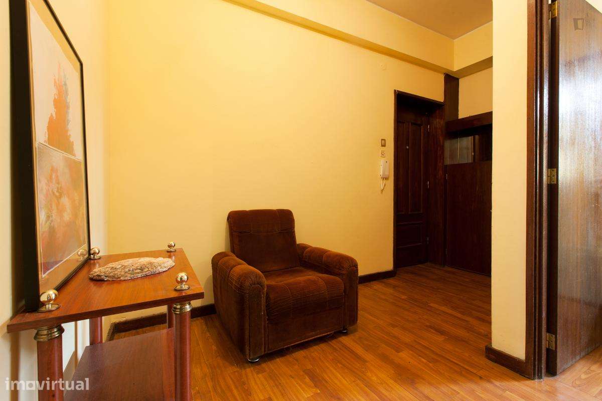 Apartamento com 5 quartos - localizado em Cedofeita Porto - Grande imagem: 2/8