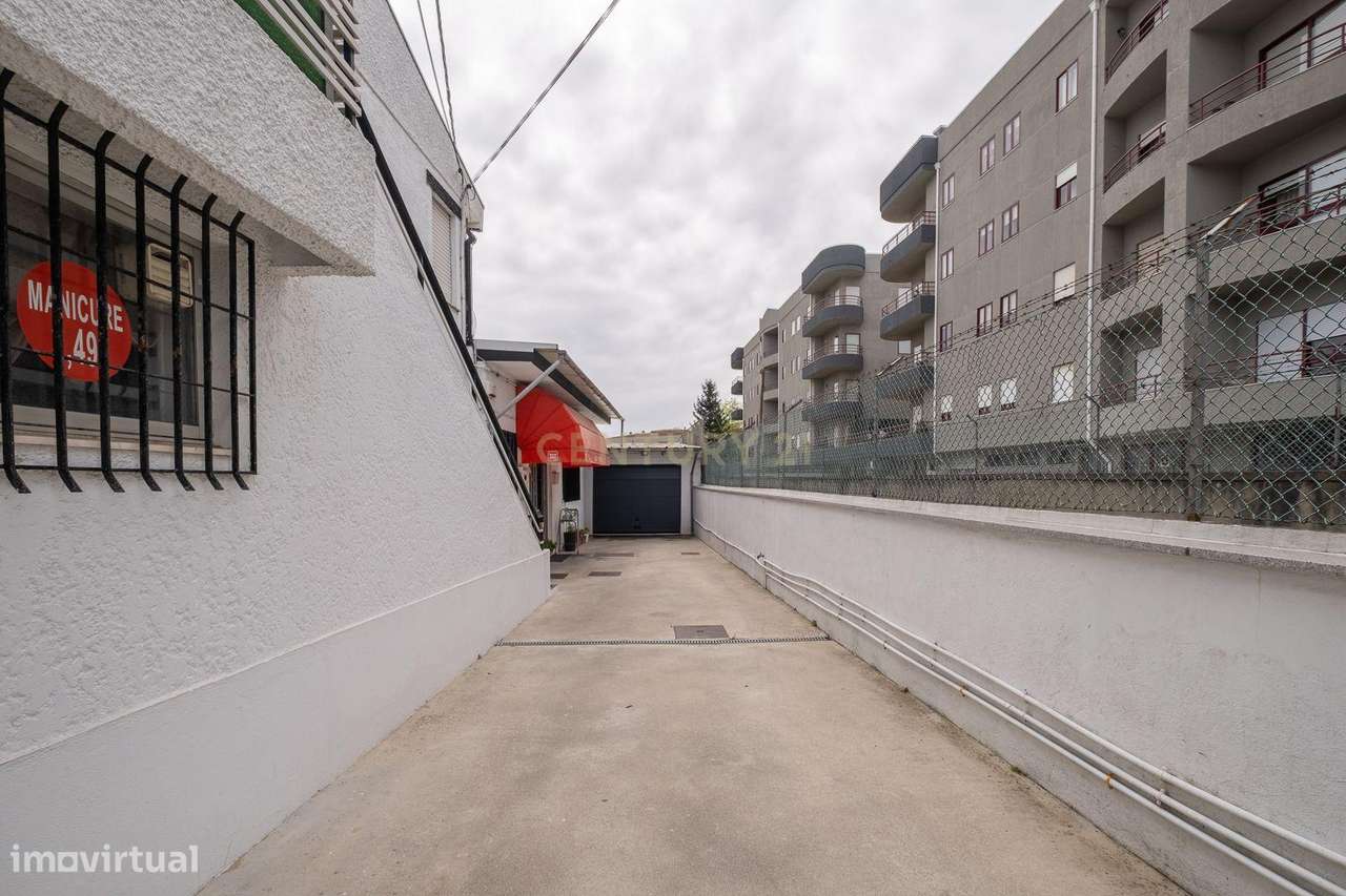 Moradia composta por Habitação, comercio e serviços-18