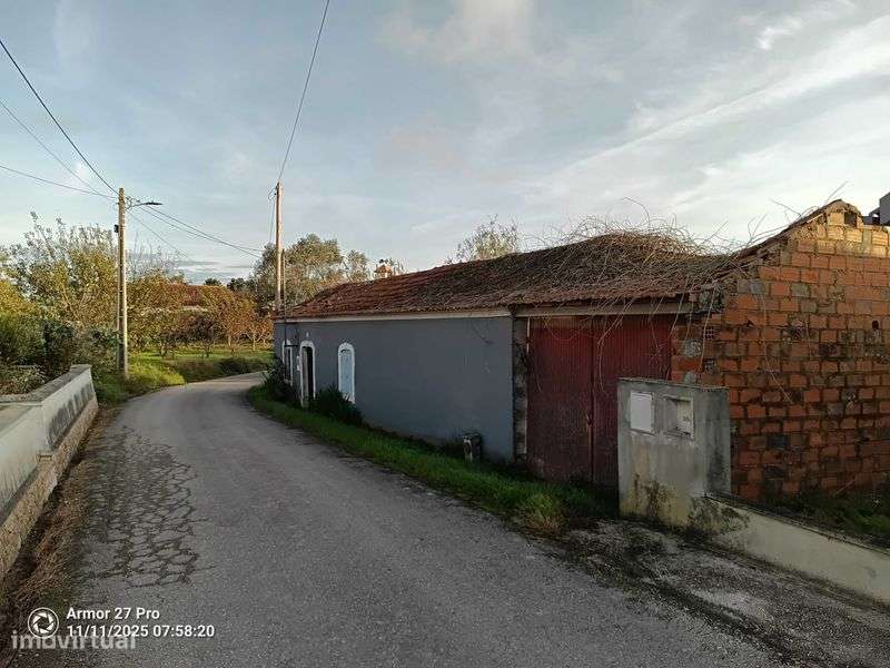 Moradia para remodelação total - Grande imagem: 4/6