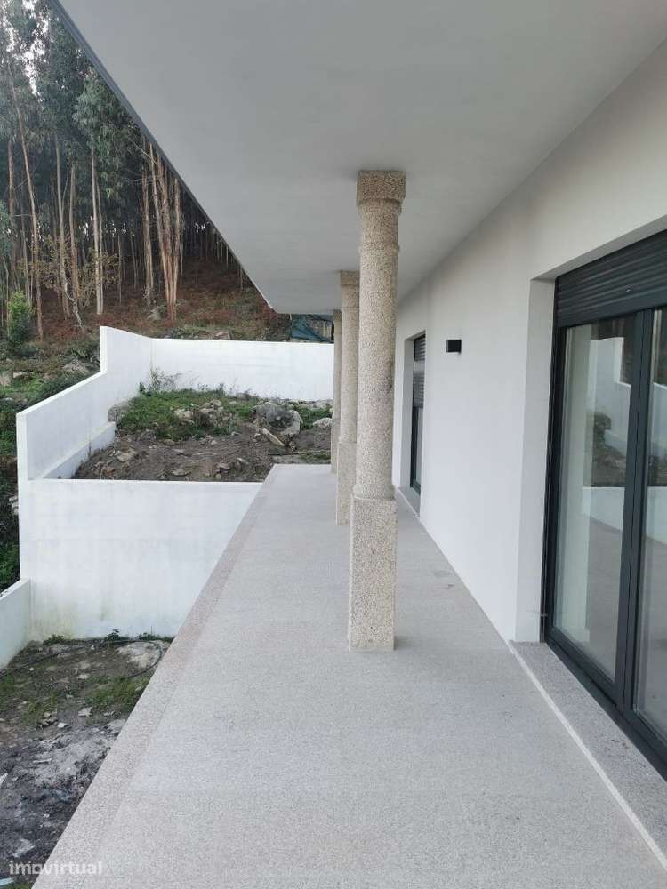 Moradia T3+1 em São Torcato - Guimarães-17