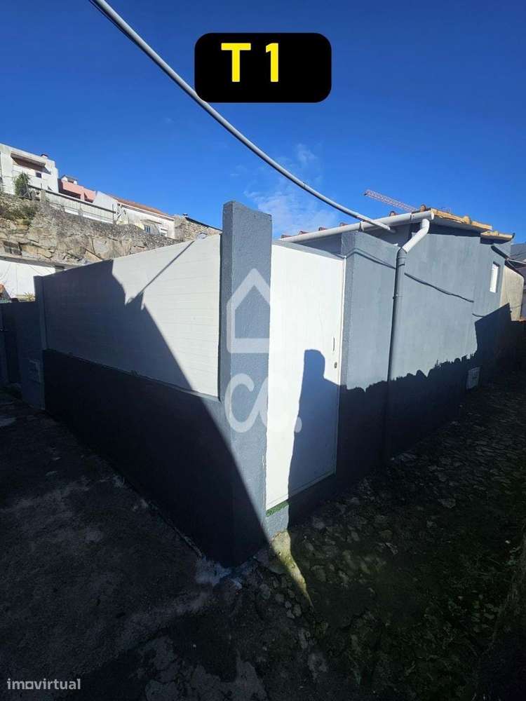 Oportunidade Única em Paranhos | Yield de 10% | Conjunto de 2 Moradias-9