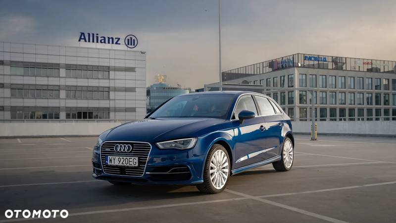 Audi A3 1.4 TFSI Sportback e-tron S line Sportpaket - 2