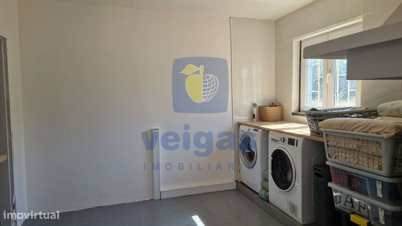Moradia isolada T2 renovada, com terreno de 700m2 e garagem, em Vermoi-14