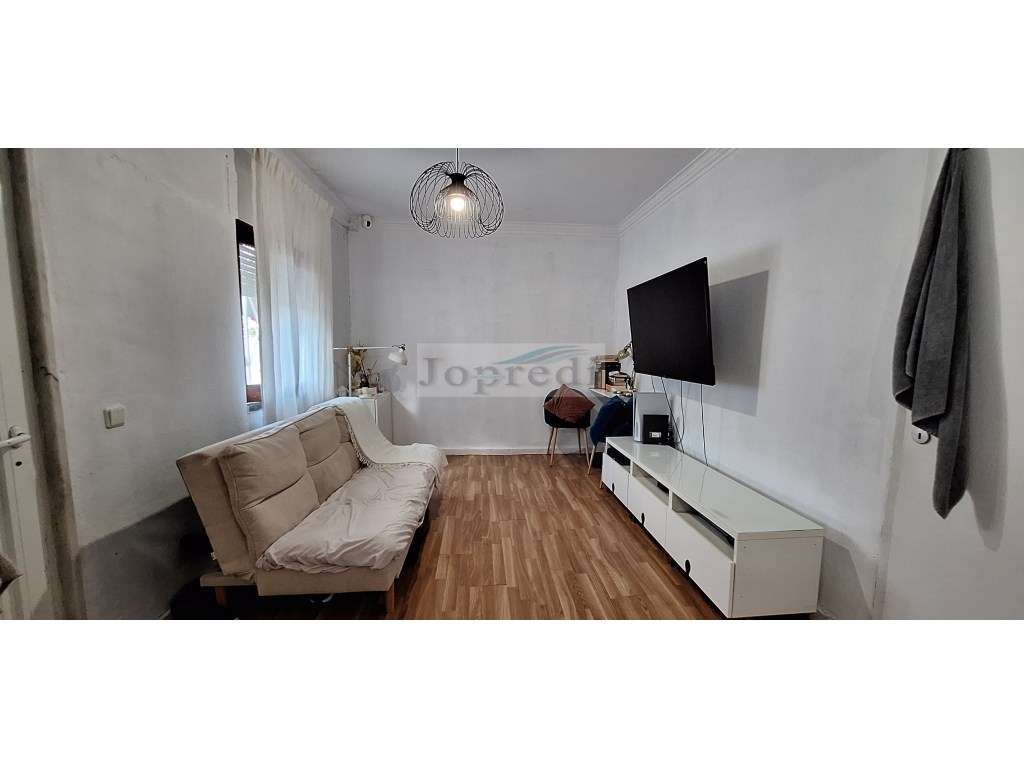 Moradia T2+1 com logradouro-6