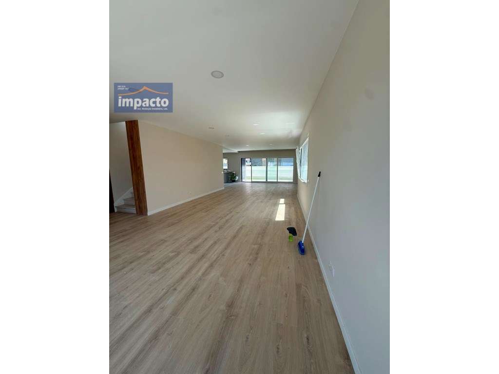 MORADIA NOVA T5, C/ PISCINA, PONTE DE ROL-18