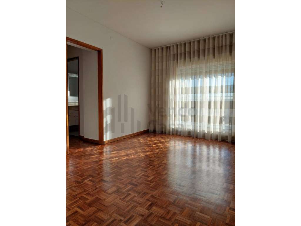 Arrenda-se T3 Braga à Av. Liberdade - Grande imagem: 3/7