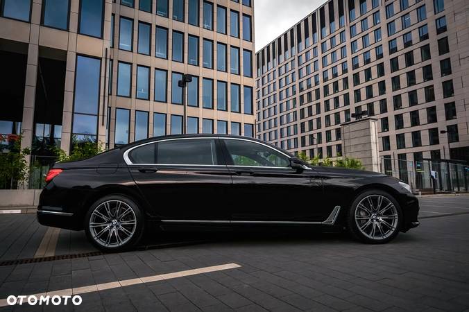 BMW Seria 7 750Li xDrive - 7