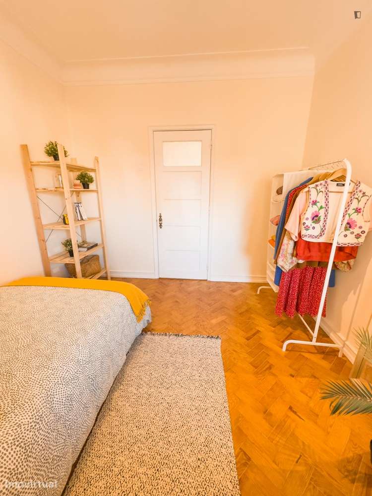 Quarto - localizado em Roma-Areeiro Lisbon - Grande imagem: 2/10