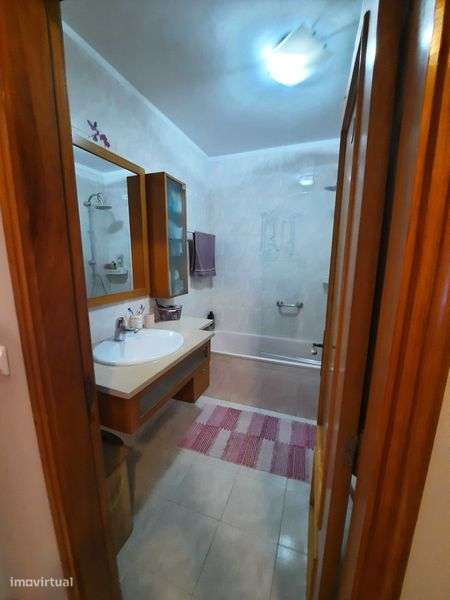 Arrendo T2+1 no Castelo da Maia próximo da estação de Metro. - Grande imagem: 5/12