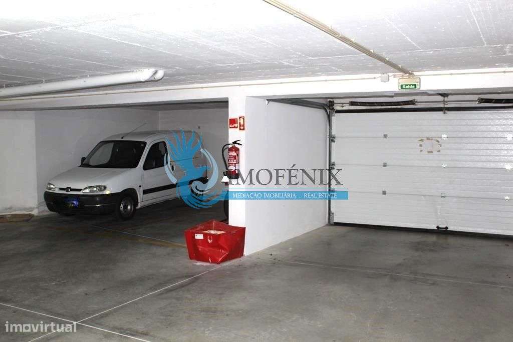 Moradia Geminada renovada T2+1 com piscina e garagem- Patroves- Albufe-39