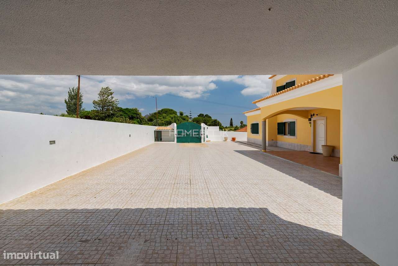 Moradia c/ 354 m² | Lote 1130 m² | Piscina e Jardim em Brejos do Assa-8