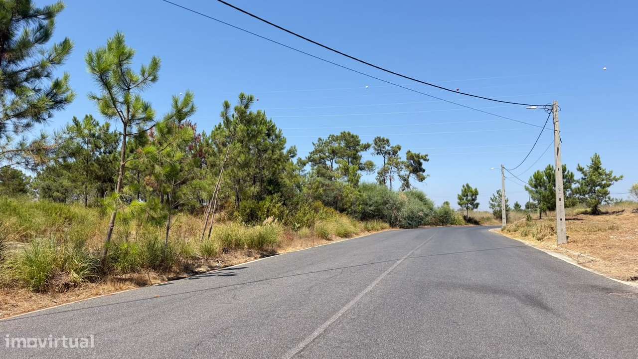 Terreno Urbano para Construção de Moradia em Marisol, Amora-17