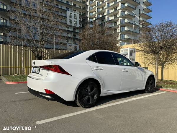 Lexus Seria IS 300h Executive Line - 4