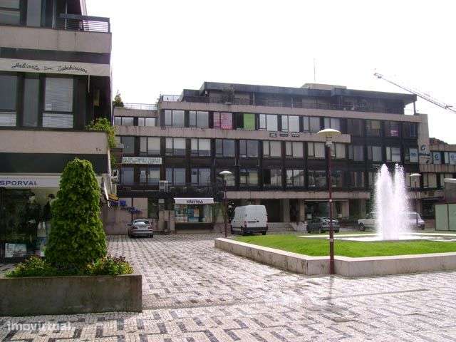 Vende-se Loja - Braga-0